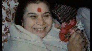 Пение Шри Матаджи. Париж.
Chanting of Shri Mataji. Paris.