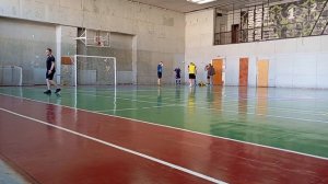 Травмы - это не всегда минус. Вот тут с 52:55 пошла съёмка обеих половин площадки. А это плюс!