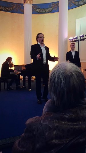 На концерте к 8 марта ансамбля ВОКАЛИОН (1)