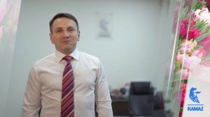Директор по экономике–директор Центра экономики «КАМАЗа» Борис Модестов поздравляет женщин с 8 марта