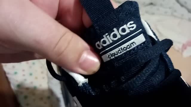 Кроссовки адидас