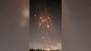 По Израилю нанесен двойной удар: со стороны Ирана и "Хезболлы" в Ливане.