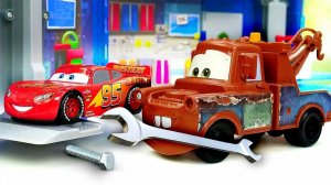 МУЛЬТИКИ ПРО МАШИНКИ 🚗 МОЛНИЯ МАКВИН ЕДЕТ В АВТОМАСТЕРСКУЮ. АПГРЕЙД ТАЧКИ ВМЕСТЕ С МЭТРОМ