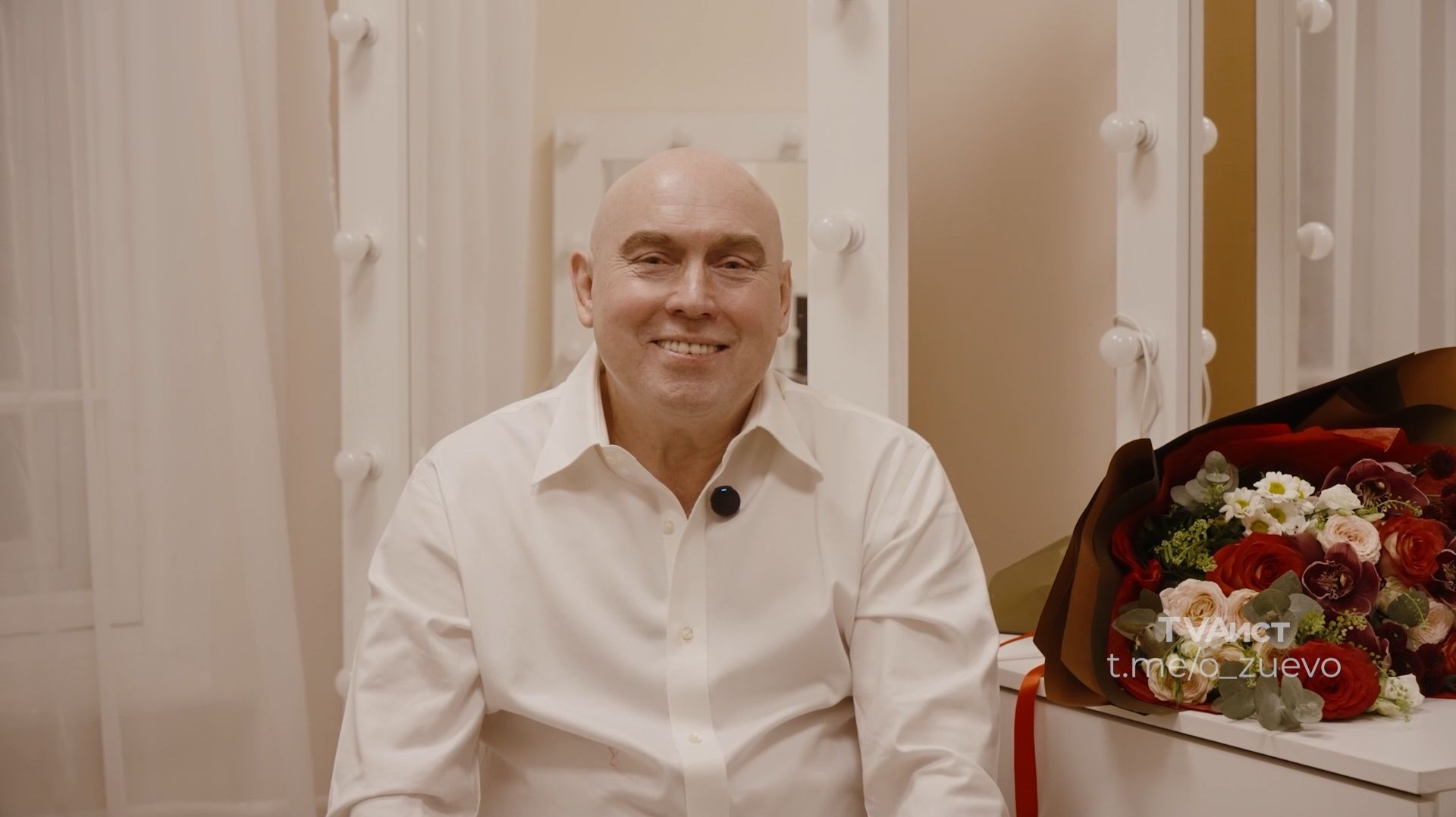 Народный артист России Виктор Иванович Сухоруков поздравил милых дам с Международным женским днём!