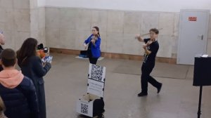 Музыка в метро. "Чардаш" Витторио Монти.