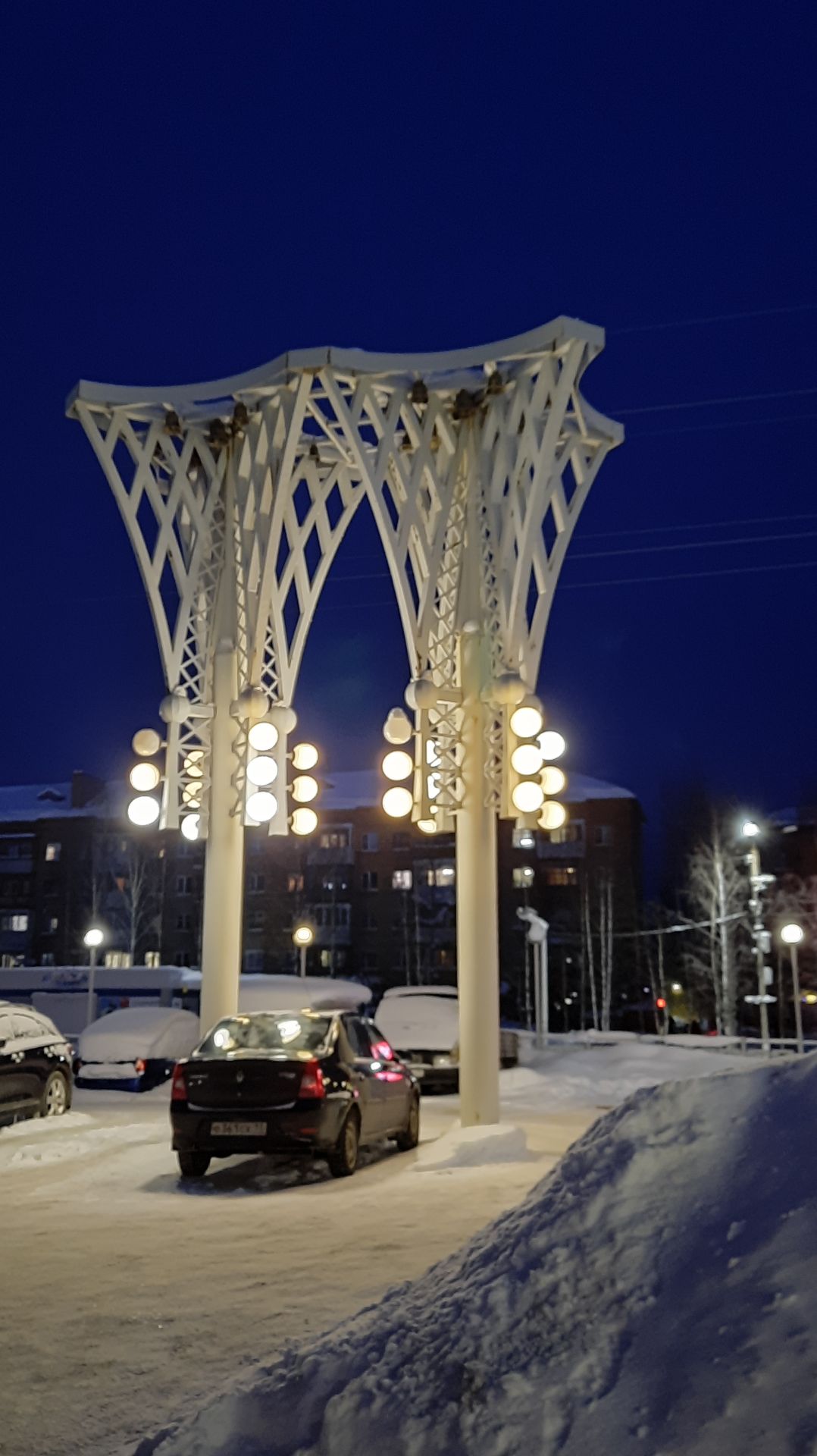 Ухтинский карильон играет Аве Мария в 18:00