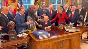 Трамп и крестовый поход: США переписывают правила мировой игры