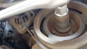 КАК ПРОСТО ОТКРУТИТЬ БОЛТ ШКИВА КОЛЕНВАЛА На Любом Автомобиле