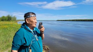 Эмчит Виктор Кривошапкин выступает на презентации книги об А.К. Чирковой