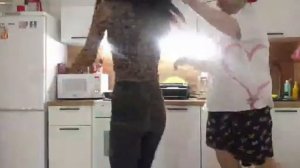 Руслан Гительман по просьбе донатера Евгения танец двух новобрачных утят.Кабина как доска плоская.