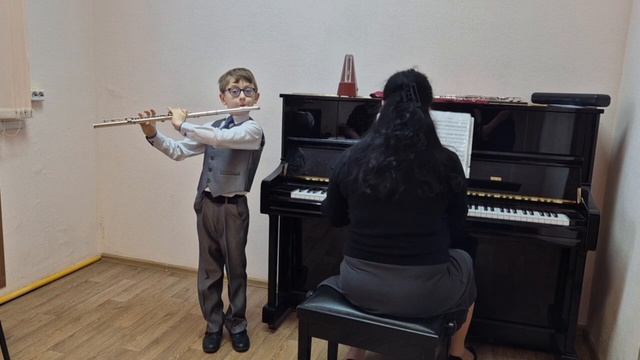 Ю.Н. Должиков - «Пьеска», Л.В. Бетховен - «Экосез»