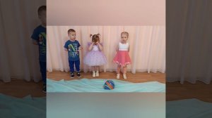 Наша Таня громко плачет