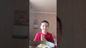 Готовлю яичницу 🍳!