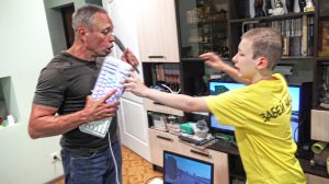 ОТЕЦ СЛОМАЛ МОЛОТКОМ КЛАВИАТУРУ ГРИФЕРУ В РЕАЛЬНОЙ ЖИЗНИ ИЗ-ЗА МАЙНКРАФТ!