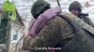 Военнослужащие ГрВ «Восток» поздравили местных жительниц с Международным женским днем