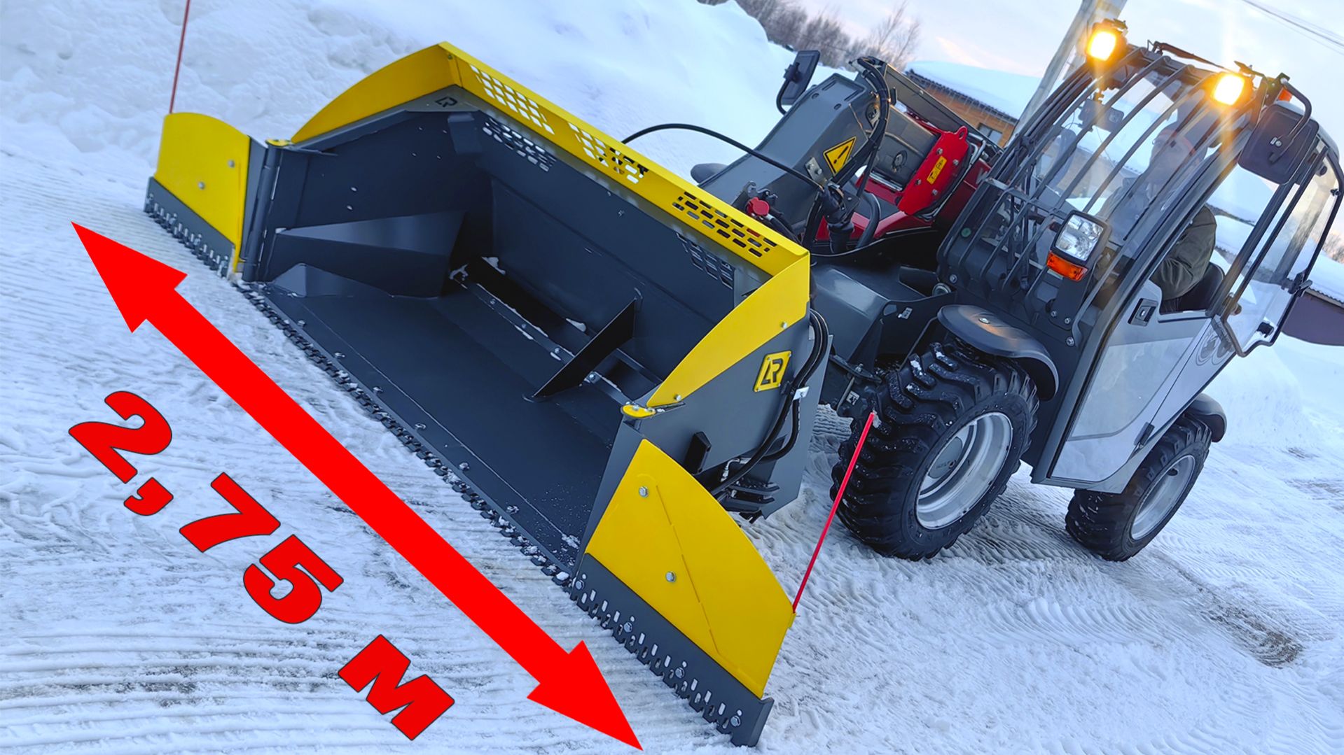 Вот так надо чистить снег! 4 в 1 ковш, отвал, грейдер и ратрак.