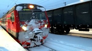 Прибытие электропоезда на станцию Семёнов (Нижегородская область)