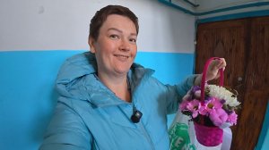 С цветами и ПОДАРКАМИ едем в ГОСТИ к НАТАШЕ поздравлять с 8 марта! Привезли ГОСТИНЦЫ из Таиланд Влог