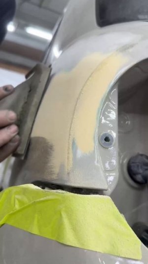Замяло крыло на малютке! #кузовнойремонт #детейлинг #покраска