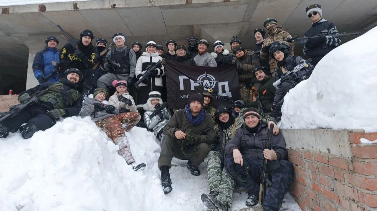 моя 13 игра в лазертаг // геймплей с п90 смотреть онлайн