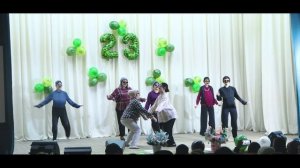 Современный танц девушек