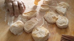 Нарезка теста для мантов