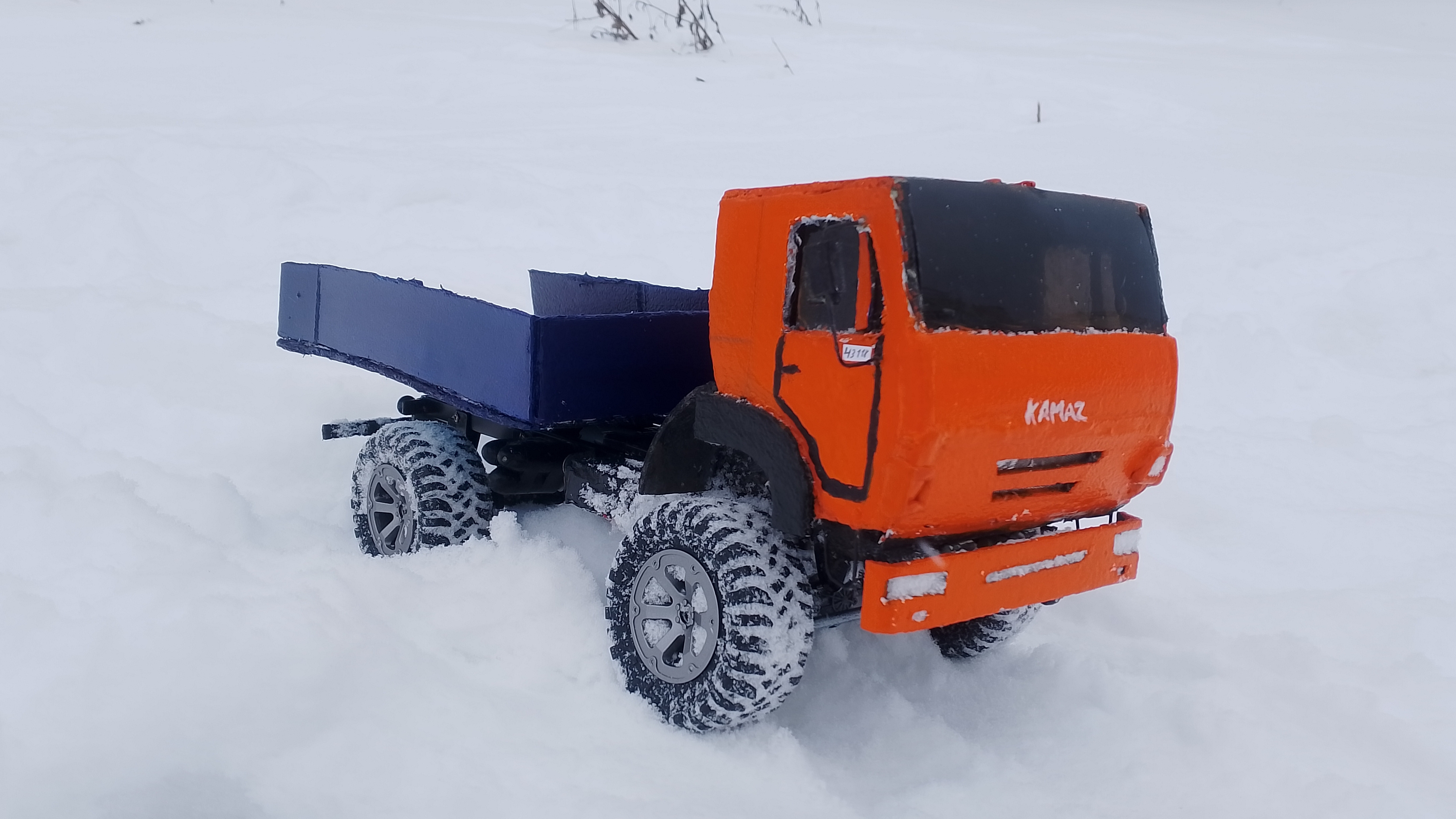 RC Камаз на снежном бездорожье! Камаз 4350 на радиоуправлении.