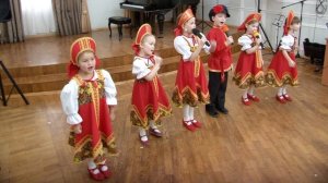 "Ах,вы,сени мои сени" (народная песня) - поёт детский ансамбль "УСЛАДА"