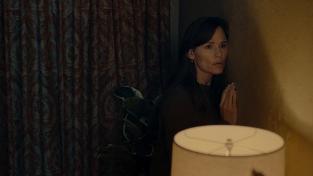 Последнее, что он сказал мне 2 сезон 2 серия «В безопасности» (сериал, 2026)