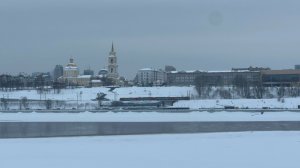 «На фоне собора» электропоезд ЭД4М на перегоне в Перми, 2026 год