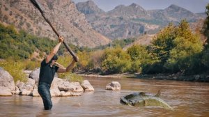 Рыбалка с помощью звукового давления / НЕВЕРОЯТНО / Необычный способ ловли рыбы !