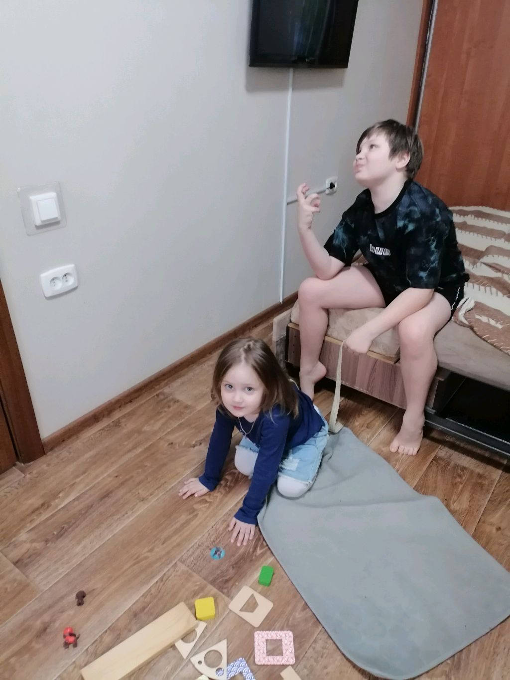 Опять едим