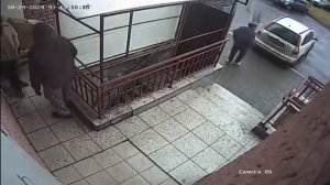 УК "Запад" устраняет предписание ГЖИ по Югорскому тракту 1 (день 1)