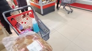 Закупка продуктов в магазине "ЕВРОПА"