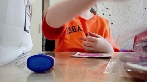 я распаковываю подарки на 8 марта часть 2.mp4