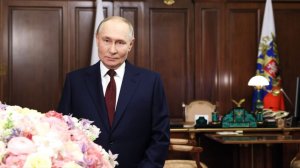 Владимир Путин поздравил россиянок с 8 Марта