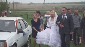 Подбор прикольных смешных,музыкальных песен на свадьбе в деревне.
