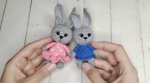 Маленькие зайчики крючком. Мальчик и девочка. Crochet bunny amigurumi