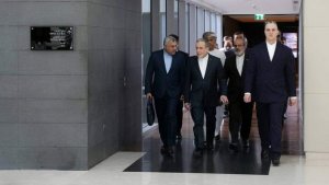 Песков отметил разницу в подходе США к переговорам с Россией и Ираном