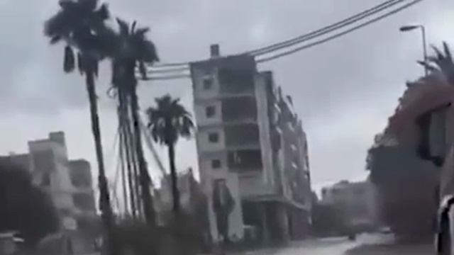 Так сейчас выглядит столица Ливана Бейрут. Более 450 тысяч человек были вынуждены покинуть своё жиль