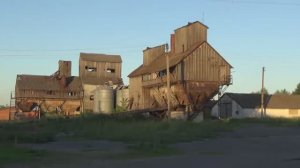 Заброшенные ЗЕРНО-ОБРАБАТЫВАЮЩИЕ здания в деревне. Развлекательное видео смотреть на рутуб