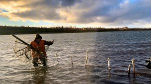 Как поставить фитиль осенью. И сразу рыба. Рыбалка на севере.