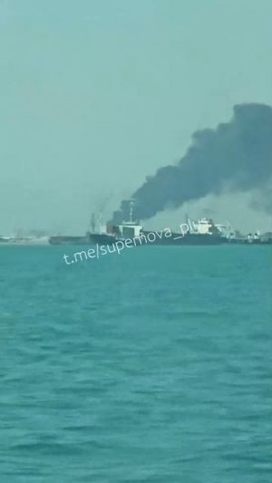 Ормузский пролив .... Нанесён удар по пирсу Бахонар в порту Бандар-Аббас, который используется Корпу