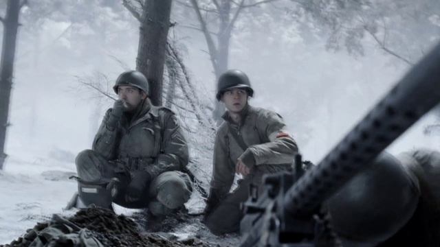 Работа медика на передовой. Отрывок из фильма: Братья по оружию