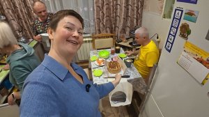 Сыто и на ВЕСЕЛЕ посидели и ОТКРОВЕННО поболтали под вкусный ТОРТИК и вкусняшки у Наташи в гостях)