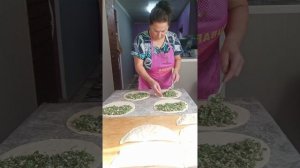 Кутаб сыром и зеленью