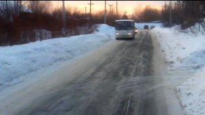 Зауженная дорога на Привокзальной и Промышленной улице в городе Вязники после снежной зимы. 09.03.26