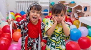 Конкурс с воздушными шарами и призами!Распаковка игрушек и детские игры своздушными шарами!...