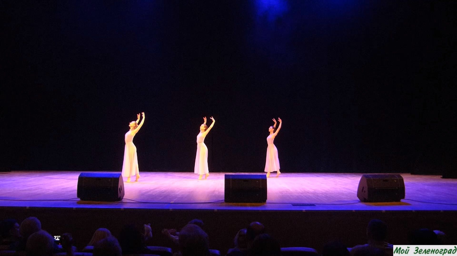 «Сонет». Исполняют солистки балетной студии «Грация»