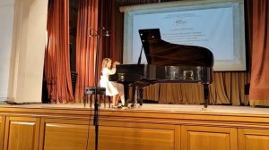 Выступление Лапиной А. и Зотиковой Е. на конкурсе "Путь к музицированию"